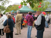 Teltalla riitti ihmisiä