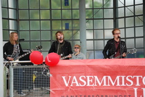 From Stabel yhtye esiintyi