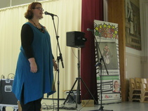 Pia Lohikoski toivotti ihmiset tervetulleiksi