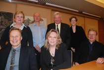 Kuvassa: Hannu Makkonen, Gunilla Wikberg, Toni Hägg, Tiina Liimatainen, Matti Pajuoja, Marika Kilpeläinen, Jari Åström