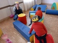 Lohjan Vasemmiston lastentapahtuman mukana eduskuntavaaliehdokkaat Birgit Aittakumpu ja Jussi Saramo sekä Mölyapinat. #Lohja #vasemmisto #Mölyapinat #uusimaa #eduskuntavaalit #vaalit2023 #lastentapahtuma